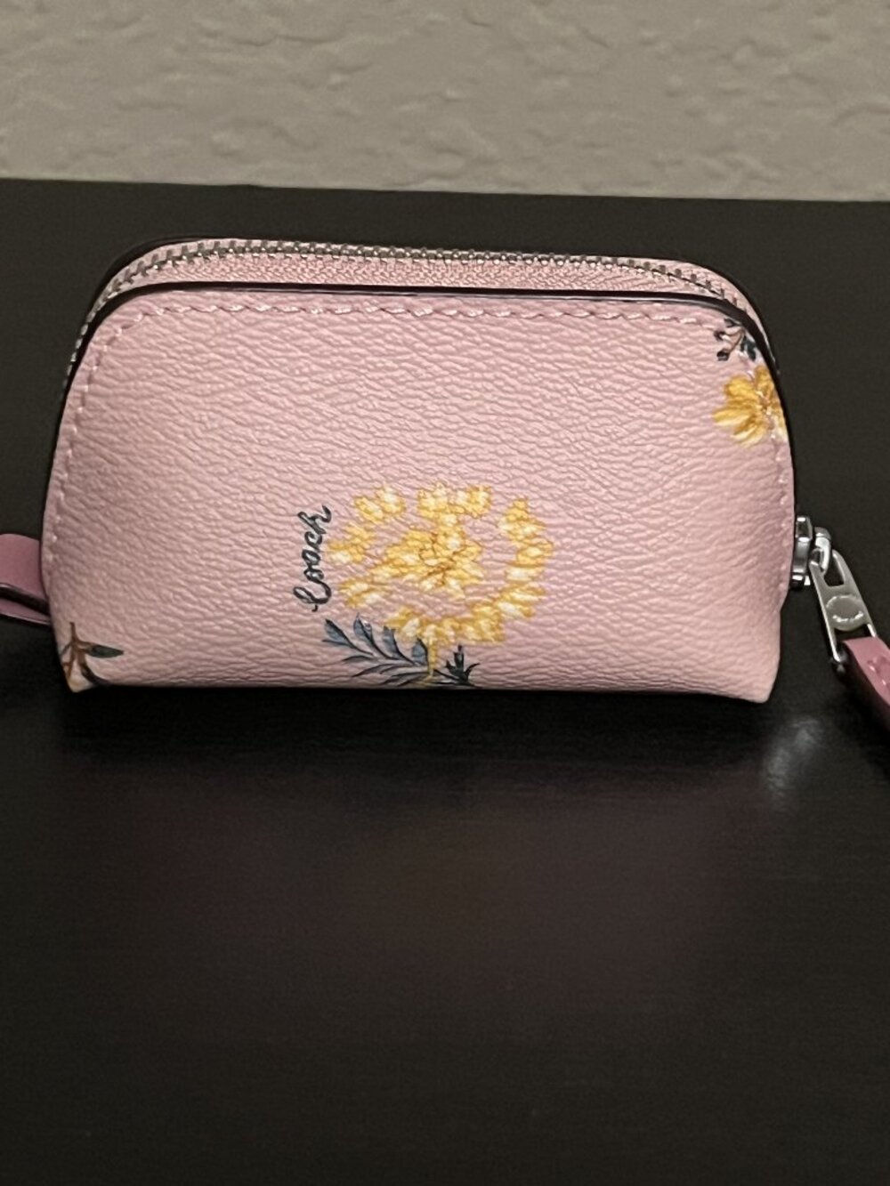 NWOT COACH Mini Domed Pink Floral Cosmetic Case (given to Coach Insiders) - Picture 2 of 4